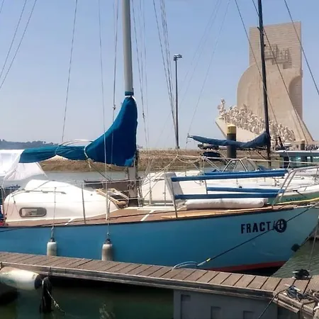 Úszó hotel Sailboat In Belem, Romantic Sleep, Romantic Night. Lisboa